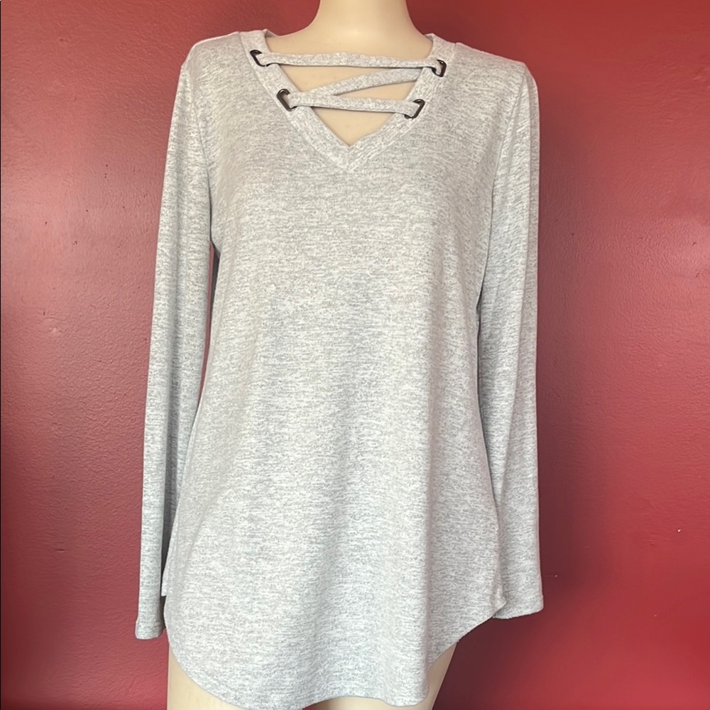 Like new Gray Long Sleeve Maurices Top
